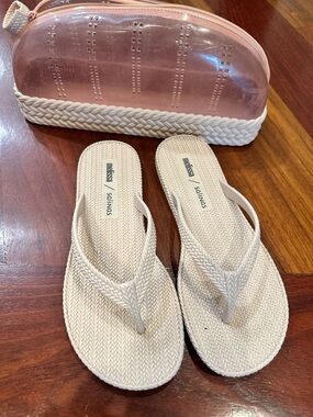 Melissa pink Braided Flip Flop Salinas with carrier. Never worn .